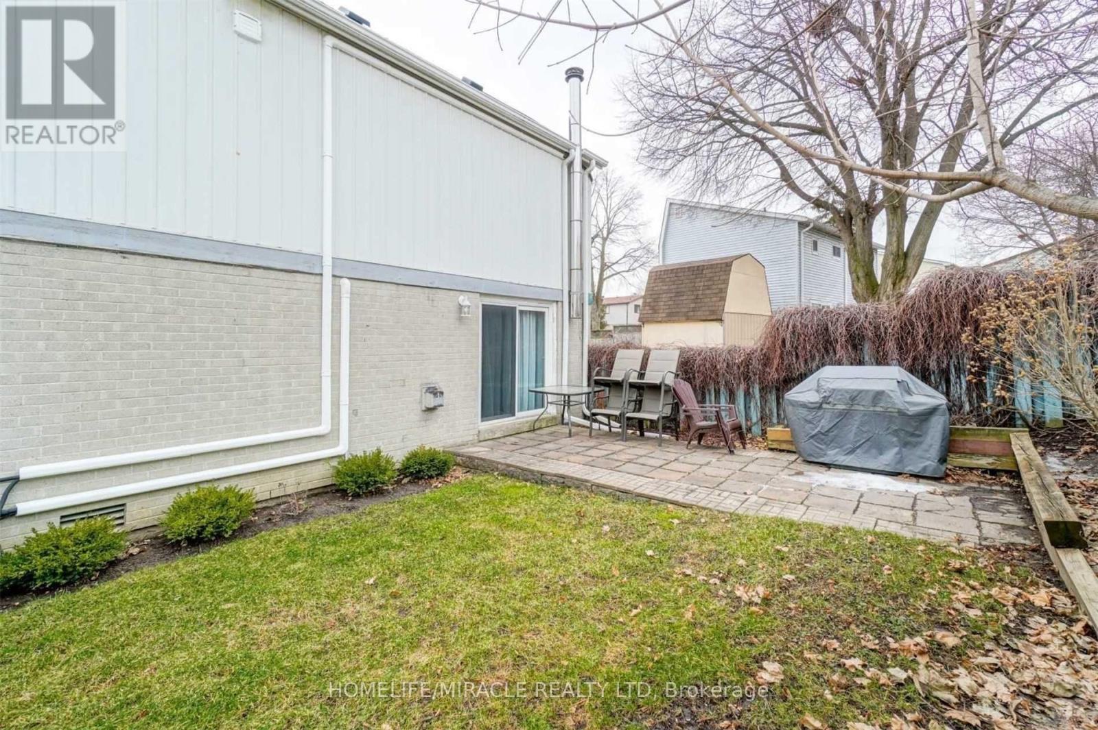 11 Hector Court, Brampton, Ontario  L6S 1P1 - Photo 20 - W12517428