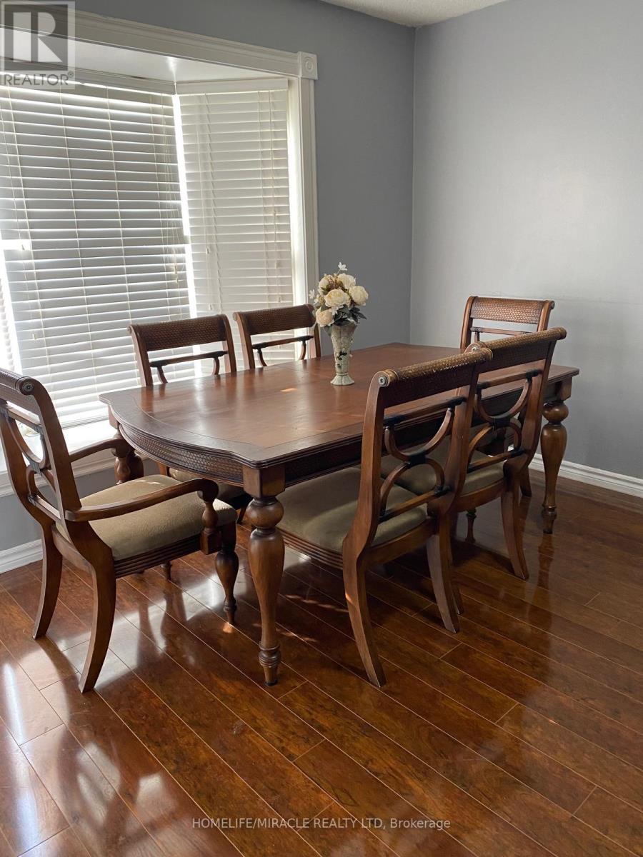 11 Hector Court, Brampton, Ontario  L6S 1P1 - Photo 9 - W12517428