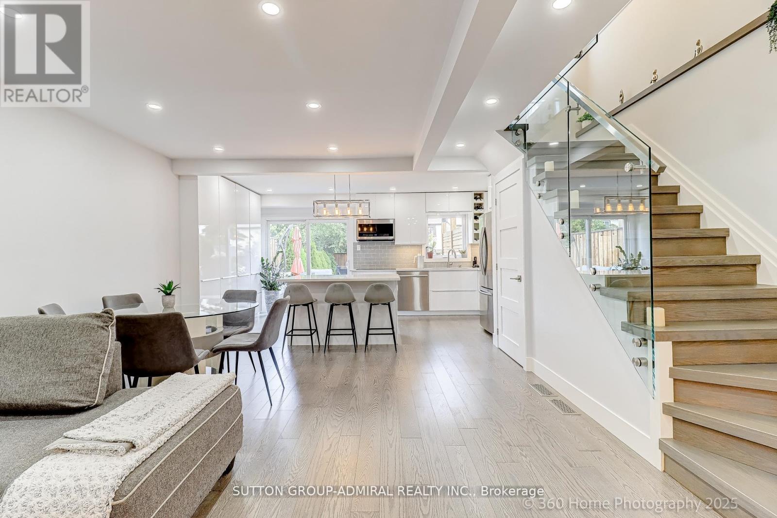 709 Greycedar Crescent, Mississauga, Ontario  L4W 3J4 - Photo 10 - W12517460