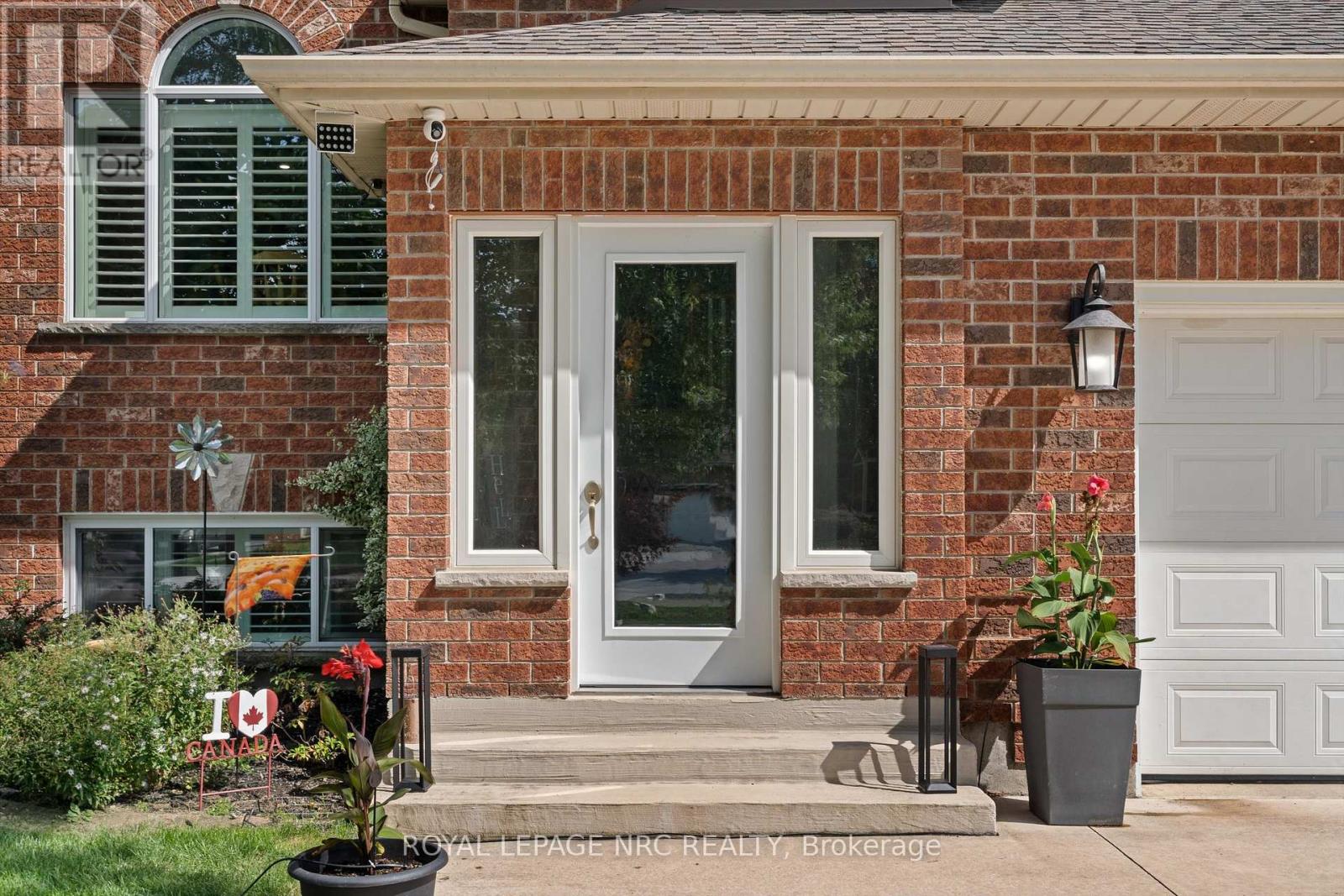 52 Thorold Avenue, Thorold, Ontario  L0S 1K0 - Photo 3 - X12517568