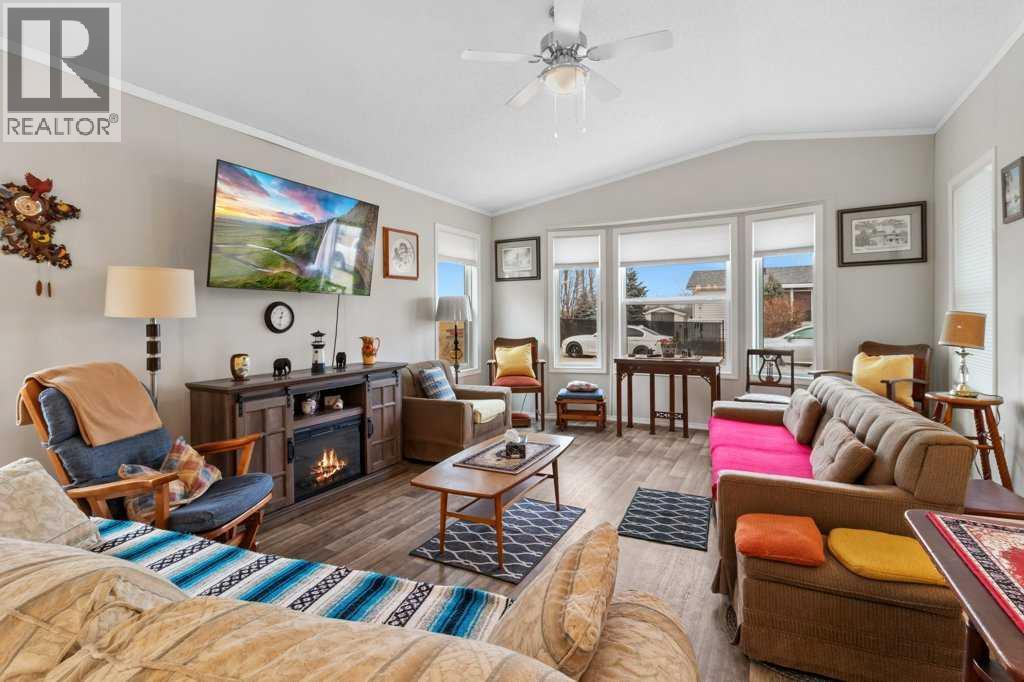 27 Baywood Link, Sylvan Lake, Alberta  T4S 0A8 - Photo 5 - A2268765