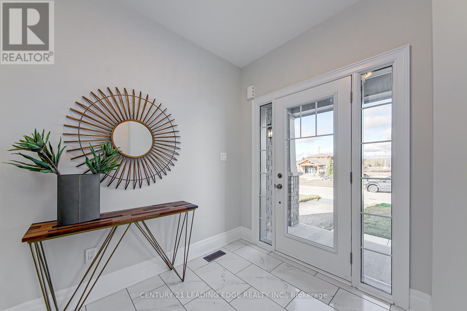 108 Lorne Thomas Place, New Tecumseth, Ontario L0L 1L0 - Photo 4 - N12504072