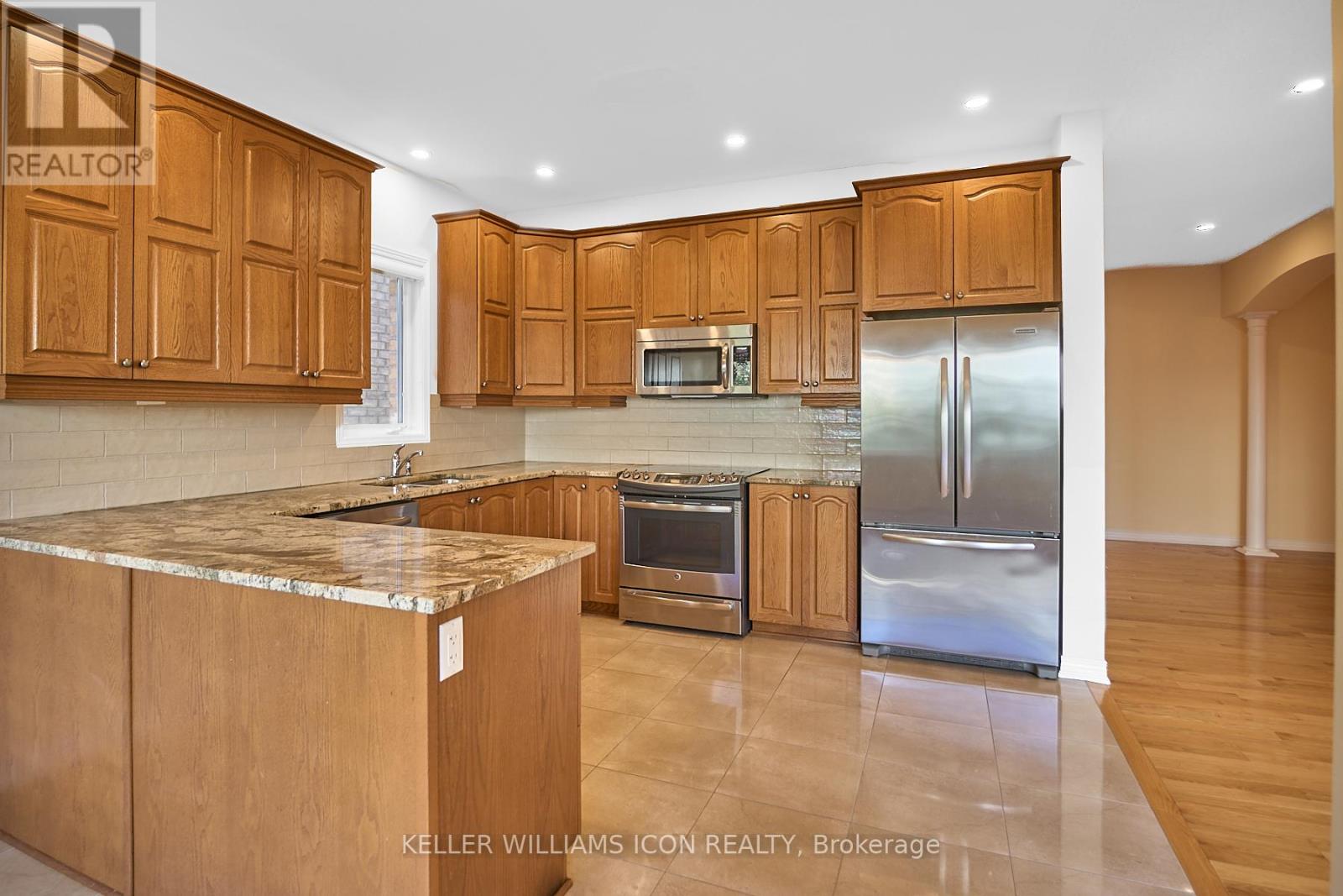 249 Madhu Crescent, Ottawa, Ontario  K2C 4J2 - Photo 13 - X12422939