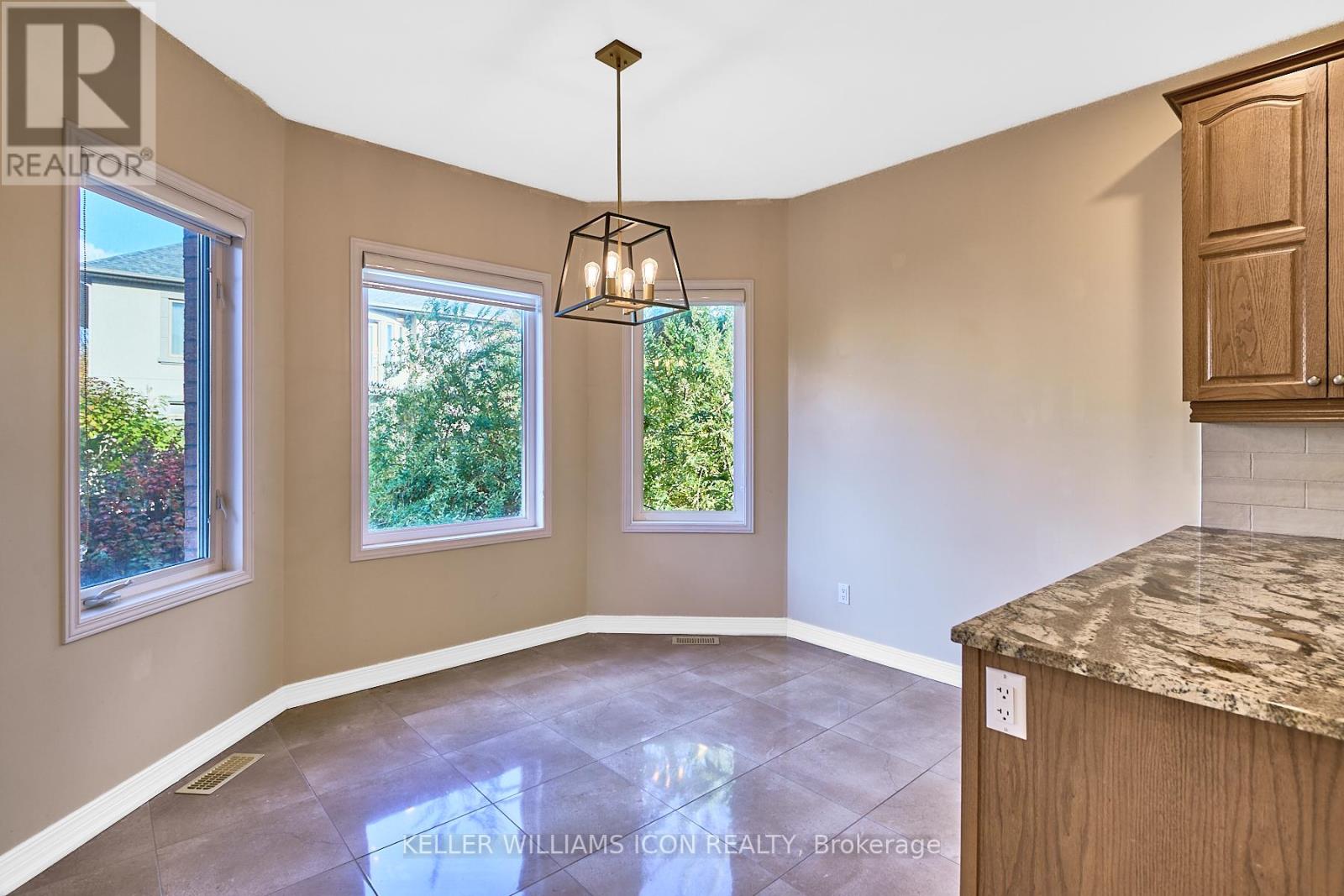 249 Madhu Crescent, Ottawa, Ontario  K2C 4J2 - Photo 16 - X12422939