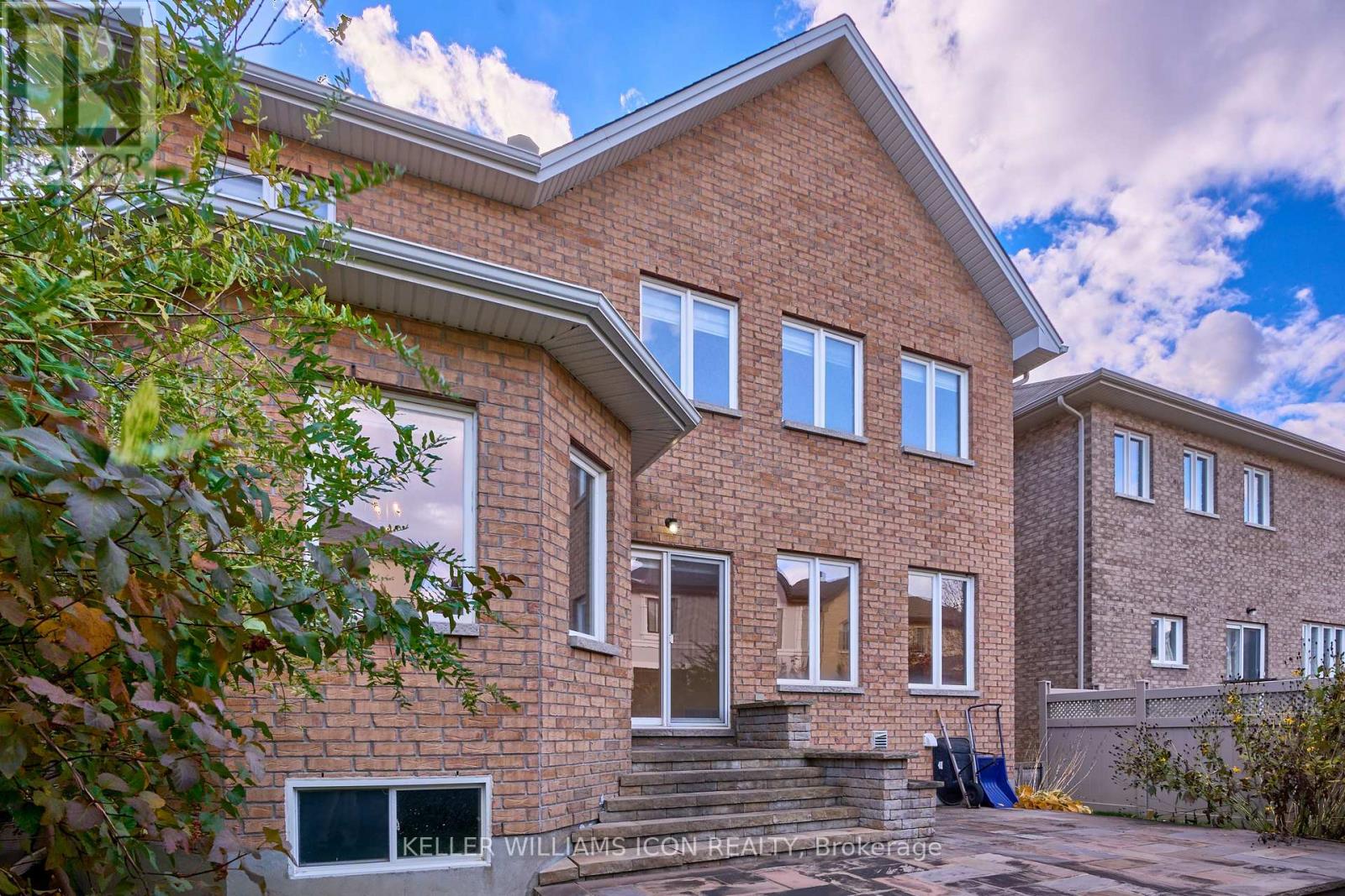 249 Madhu Crescent, Ottawa, Ontario  K2C 4J2 - Photo 36 - X12422939