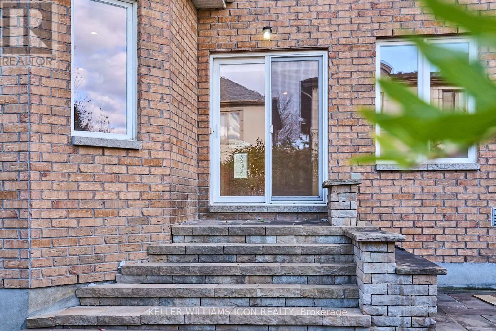 249 Madhu Crescent, Ottawa, Ontario  K2C 4J2 - Photo 37 - X12422939