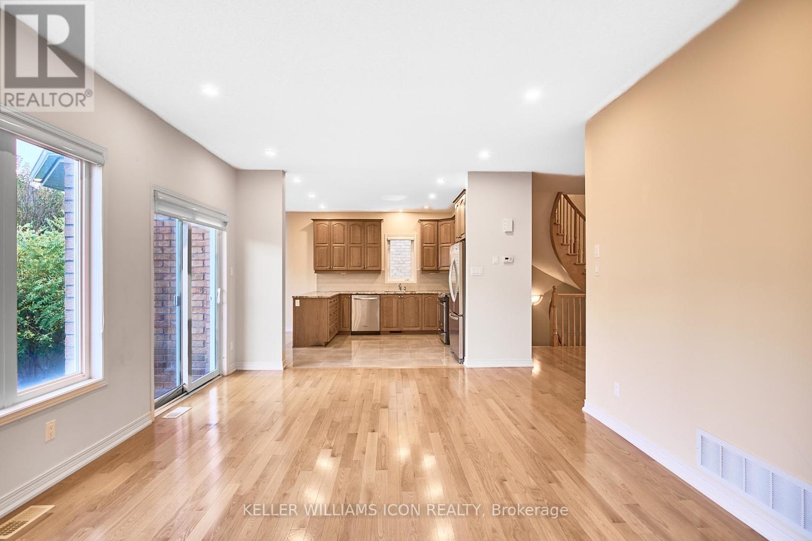 249 Madhu Crescent, Ottawa, Ontario  K2C 4J2 - Photo 9 - X12422939