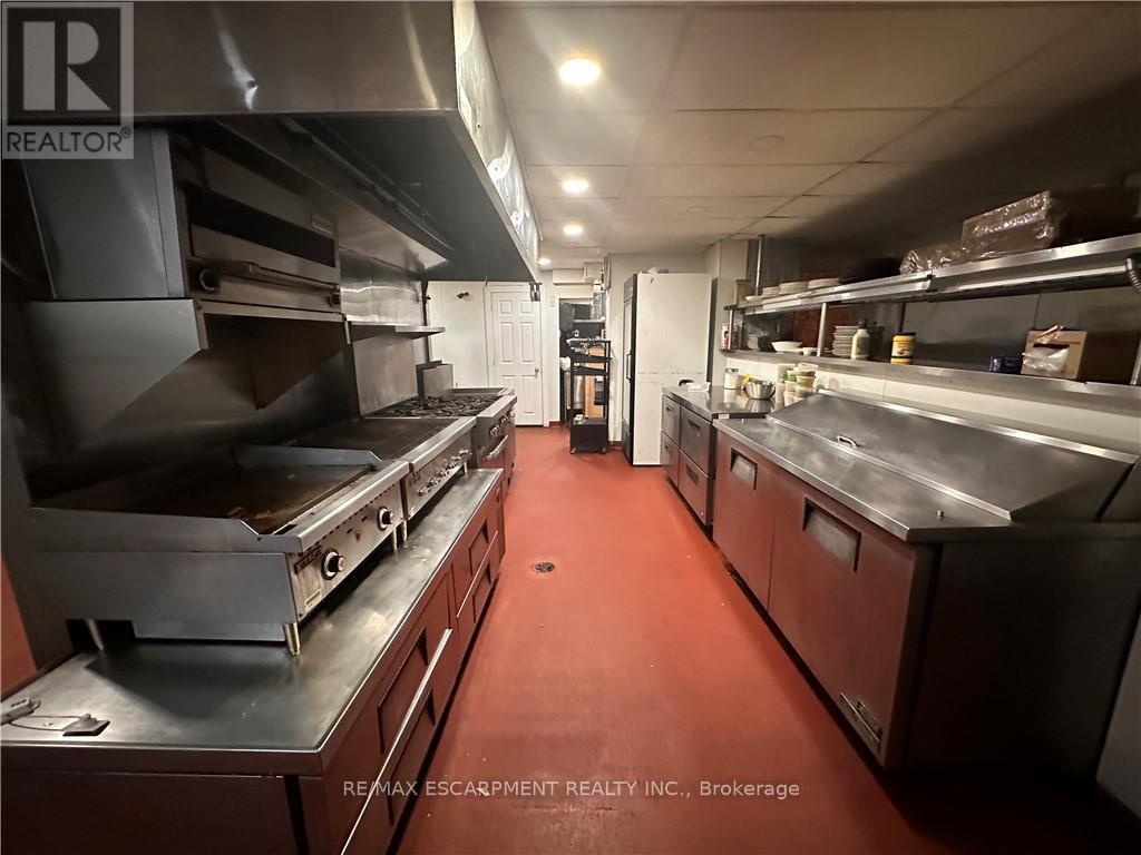 33 Bowen Street, Hamilton, Ontario  L8N 3Y6 - Photo 10 - X12517234