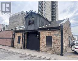 33 BOWEN STREET, Hamilton, Ontario