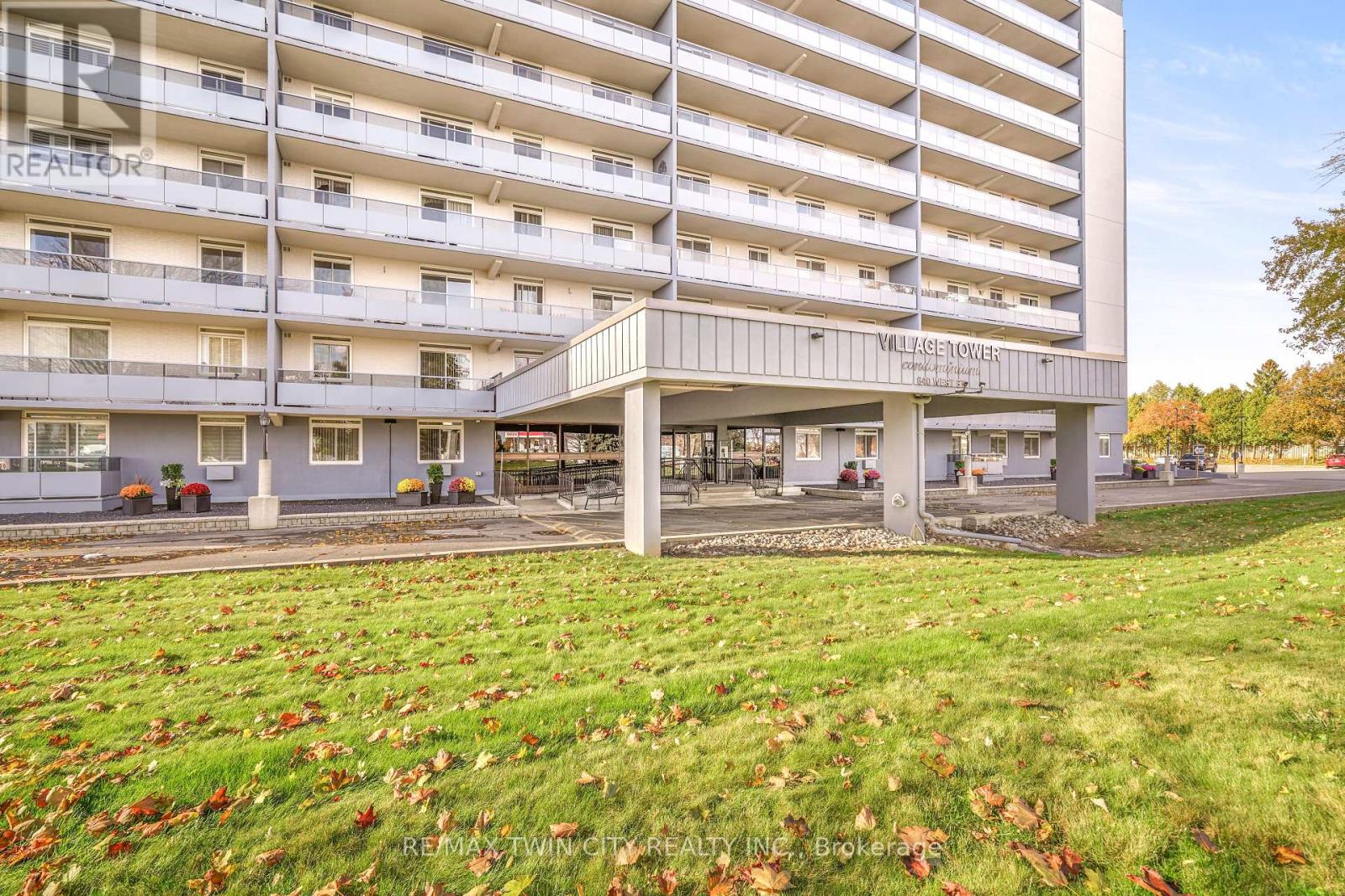 305 - 640 West Street, Brantford, Ontario  N3R 6M3 - Photo 4 - X12517280