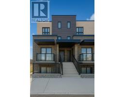 33 - 235 CHAPEL HILL DRIVE, Kitchener, Ontario