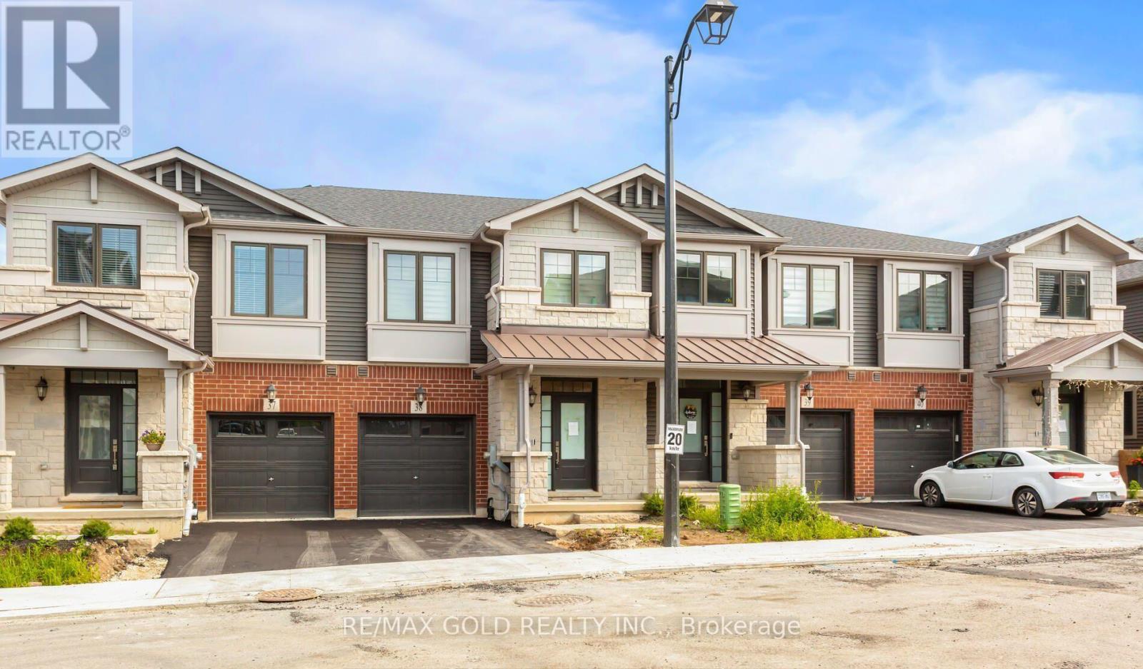 38 - 10 Birmingham Drive, Cambridge, Ontario  N1R 0C7 - Photo 2 - X12517454