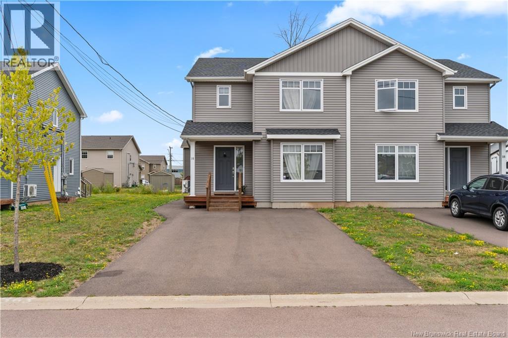 16 Brooklyn, Moncton, New Brunswick  E1A 7E8 - Photo 1 - NB129783