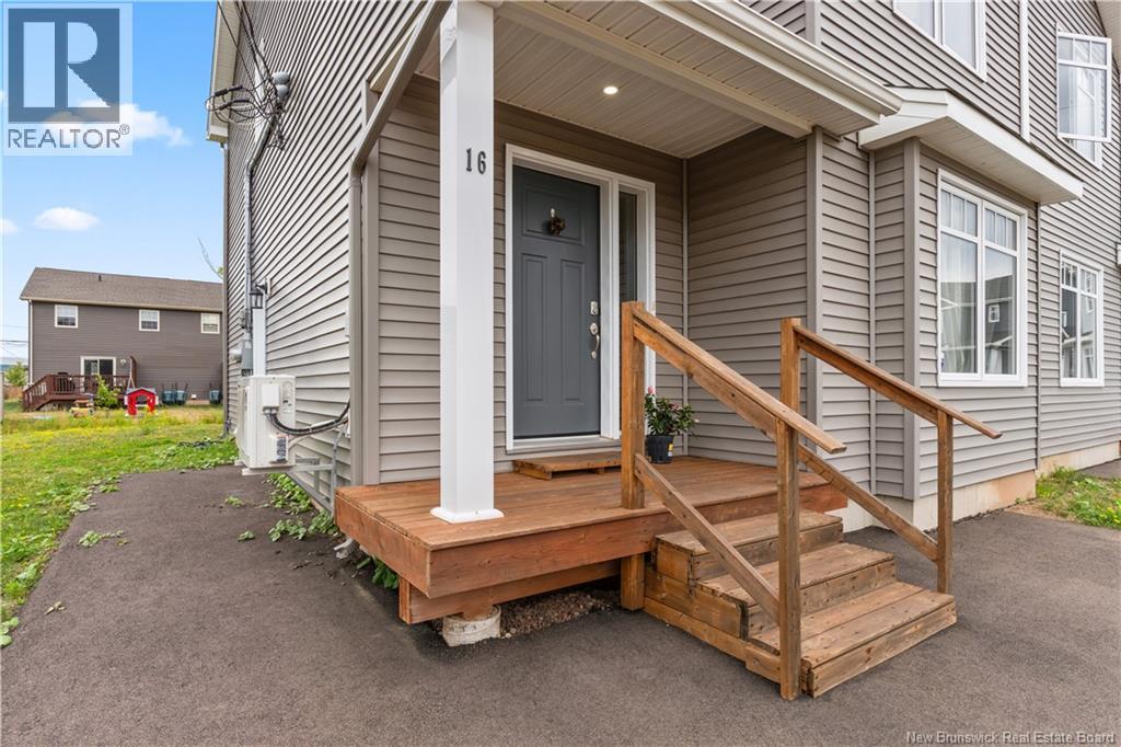 16 Brooklyn, Moncton, New Brunswick  E1A 7E8 - Photo 2 - NB129783