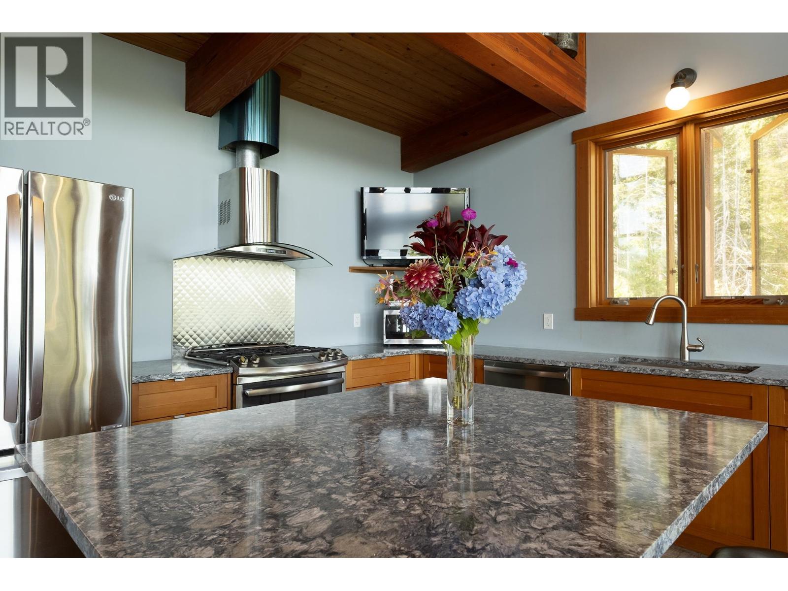 6290 Maple Road, Egmont, British Columbia  V0N 1N0 - Photo 7 - R3065410