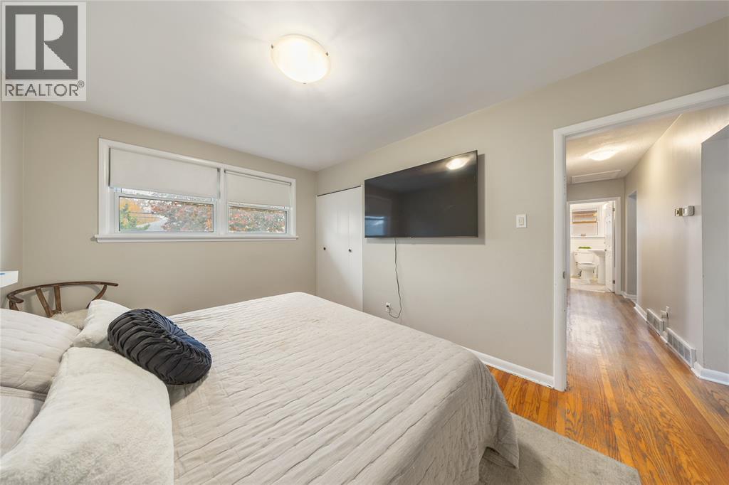 1035 Wellington Street, Sarnia, Ontario N7S 1E4 - Photo 10 - 25028117