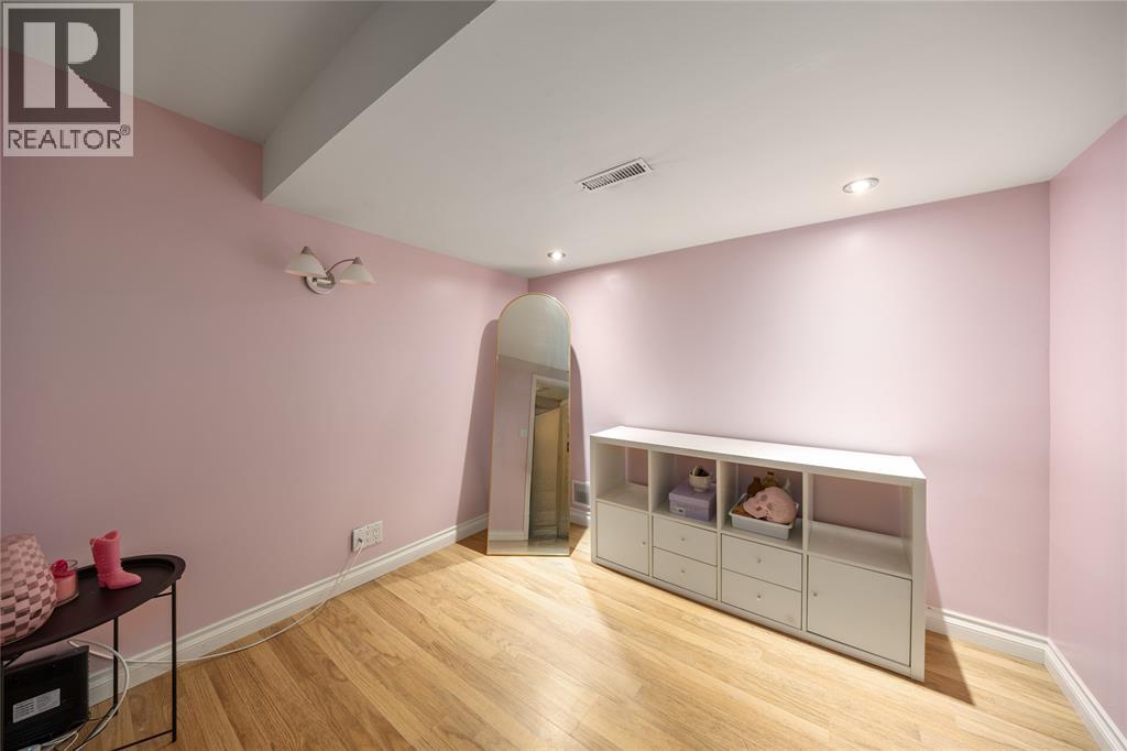 1035 Wellington Street, Sarnia, Ontario N7S 1E4 - Photo 18 - 25028117