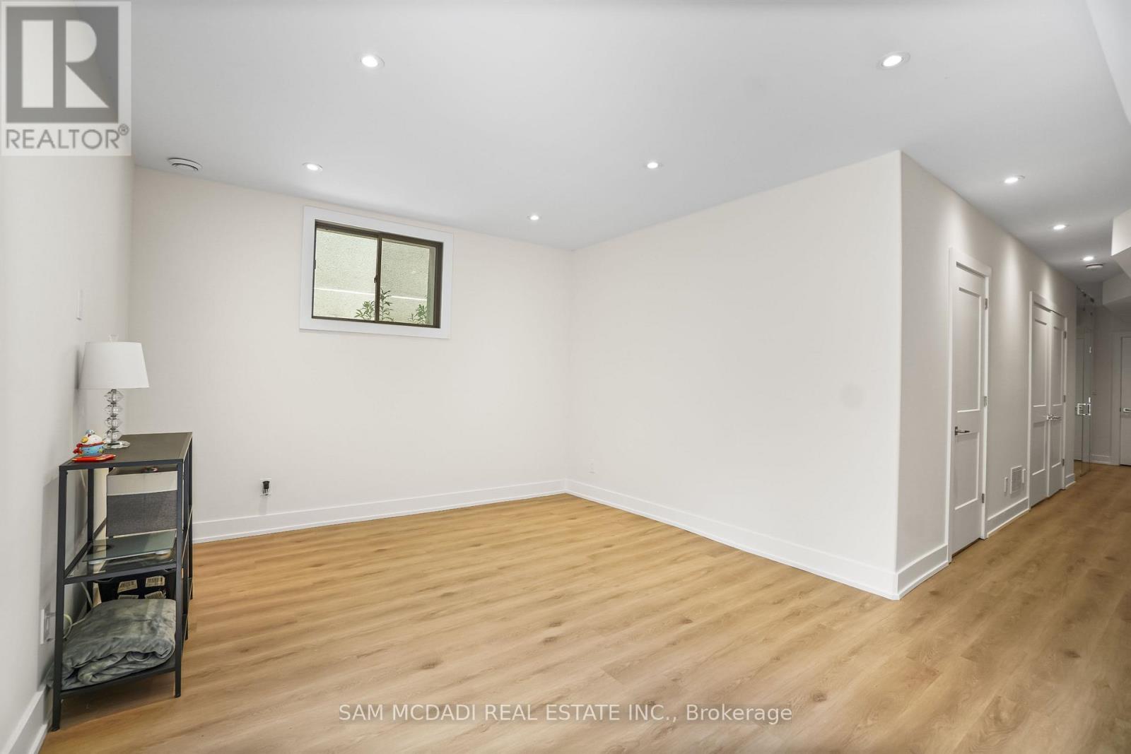 1036 Enola Avenue, Mississauga, Ontario  L5G 4A9 - Photo 46 - W12464578