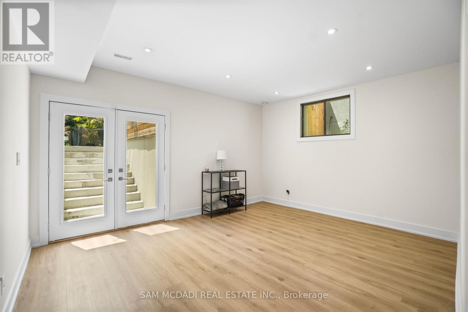 1036 Enola Avenue, Mississauga, Ontario  L5G 4A9 - Photo 48 - W12464578