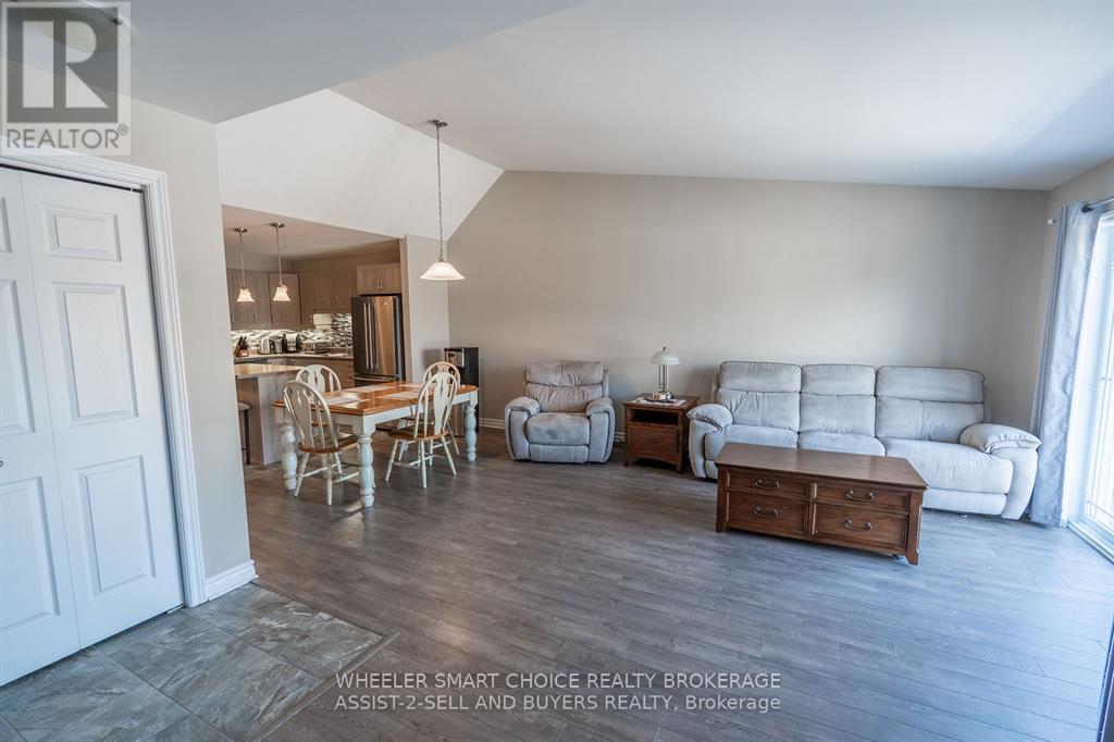 225 - 218 First Street E, Cornwall, Ontario K6H 0G2 - Photo 3 - X12517632