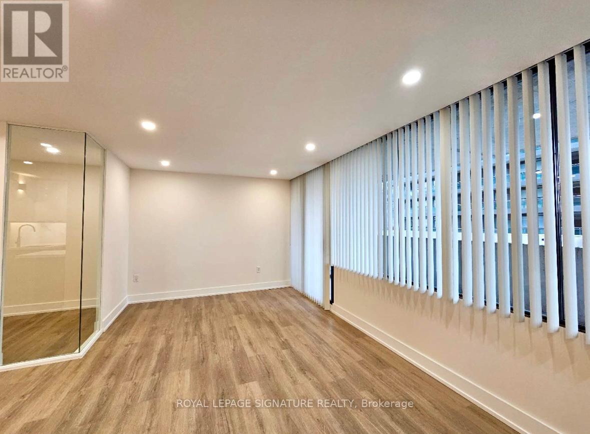 701 - 720 SPADINA AVENUE, Toronto, Ontario