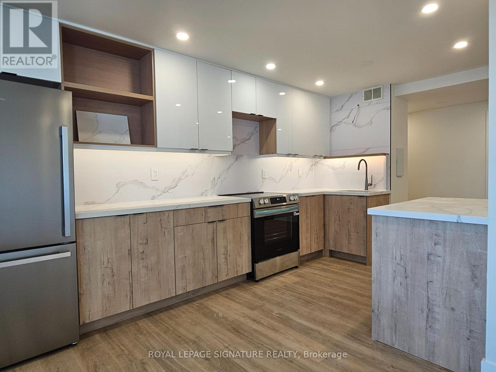 701 - 720 Spadina Avenue, Toronto, Ontario M5S 2T9 - Photo 4 - C12474150