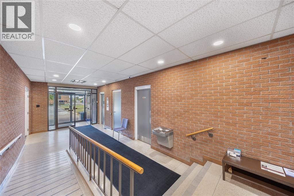 2109 London Line Unit# 2, Sarnia, Ontario N7T 7H2 - Photo 4 - 25028234