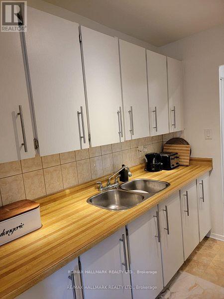 309 - 2485 Woking Crescent, Mississauga, Ontario  L5K 1Z6 - Photo 5 - W12445910