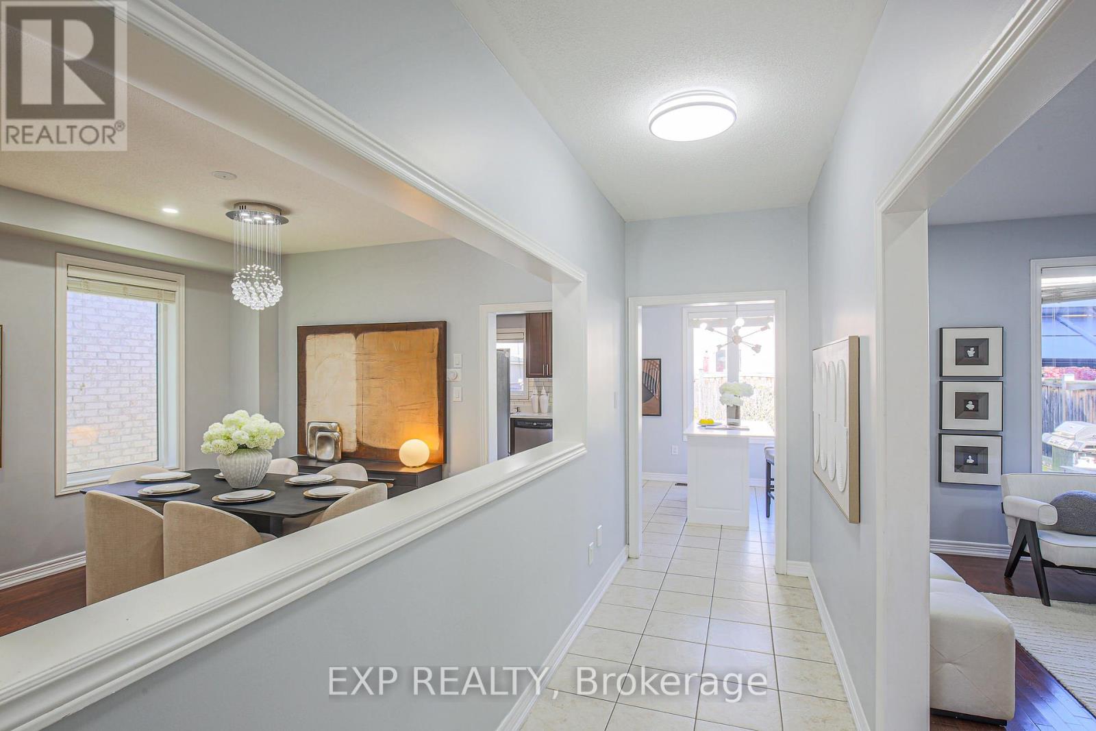 67 Pineforest Place, Markham, Ontario  L6E 2B1 - Photo 5 - N12515724