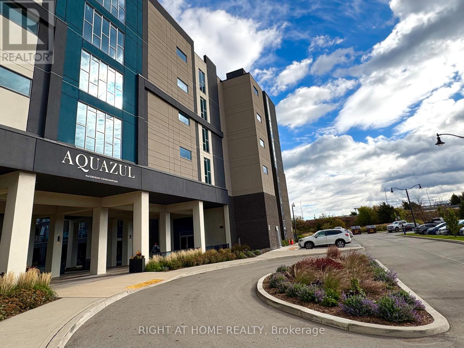 513 - 16 CONCORD PLACE, Grimsby, Ontario