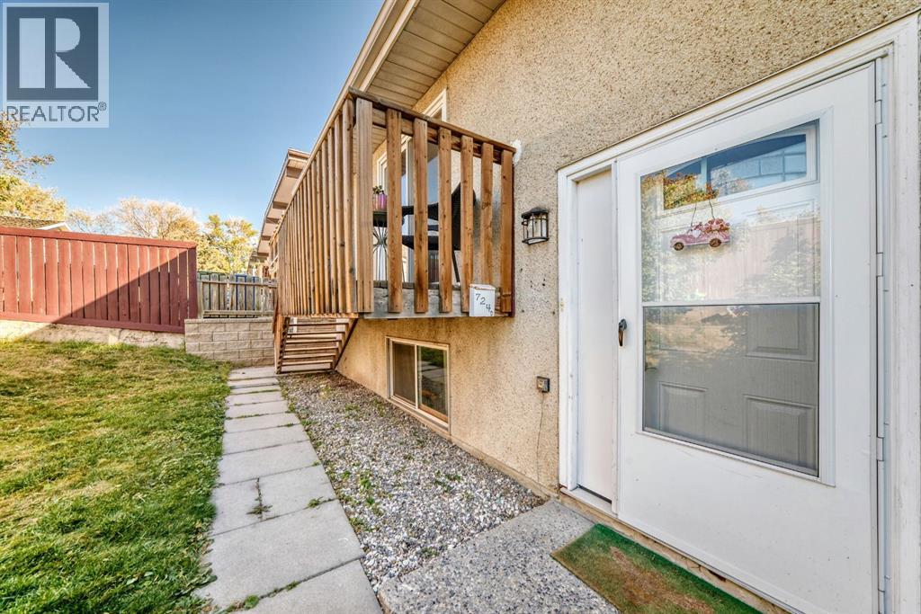 724d Raynard Crescent Se, Calgary, Alberta  T2A 1X7 - Photo 29 - A2262384