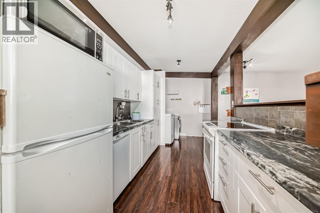 724d Raynard Crescent Se, Calgary, Alberta  T2A 1X7 - Photo 6 - A2262384