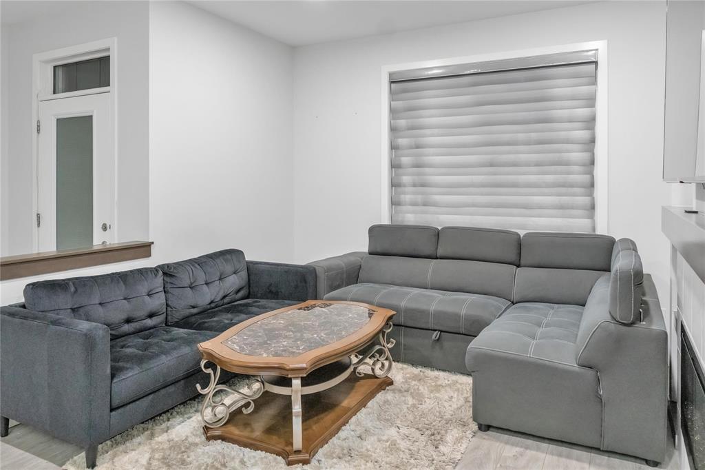 76 Ken Oblik Drive, Winnipeg, Manitoba  R3Y 2C8 - Photo 1 - 202528024