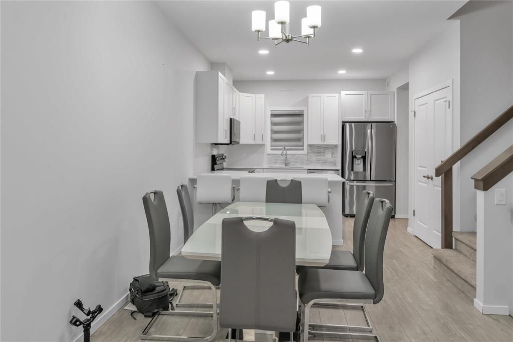 76 Ken Oblik Drive, Winnipeg, Manitoba  R3Y 2C8 - Photo 2 - 202528024