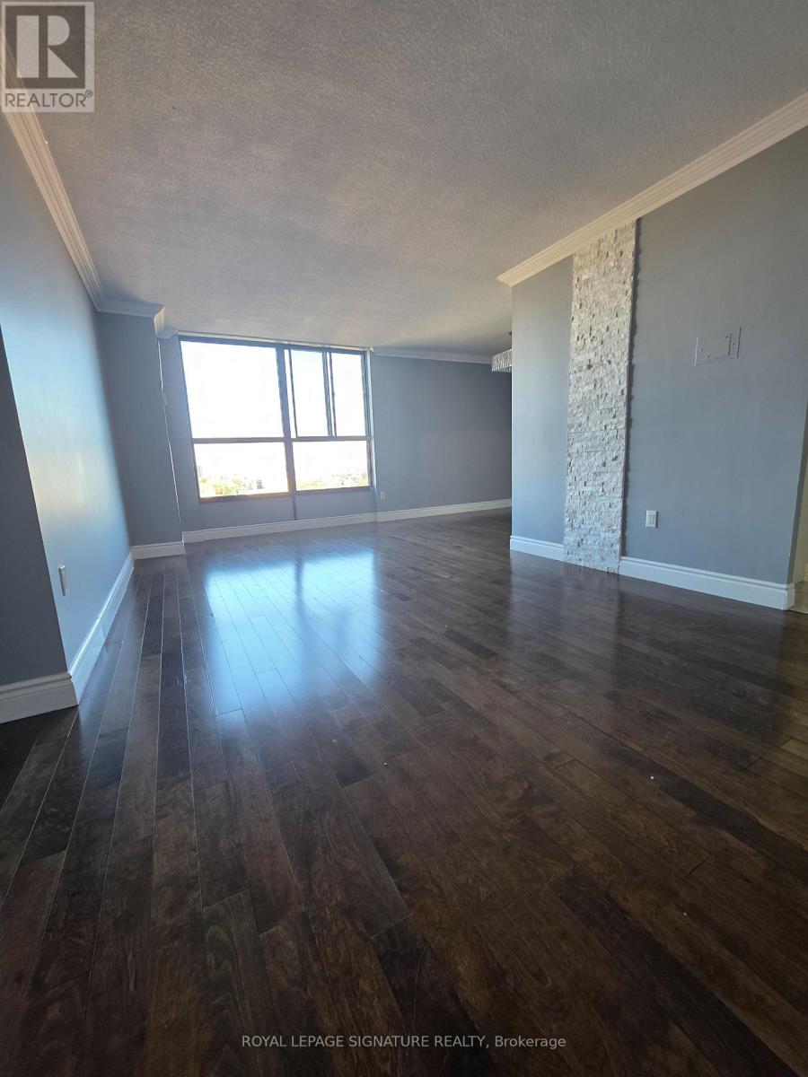 1604 - 3170 Kirwin Avenue, Mississauga, Ontario  L5A 3R1 - Photo 3 - W12516294