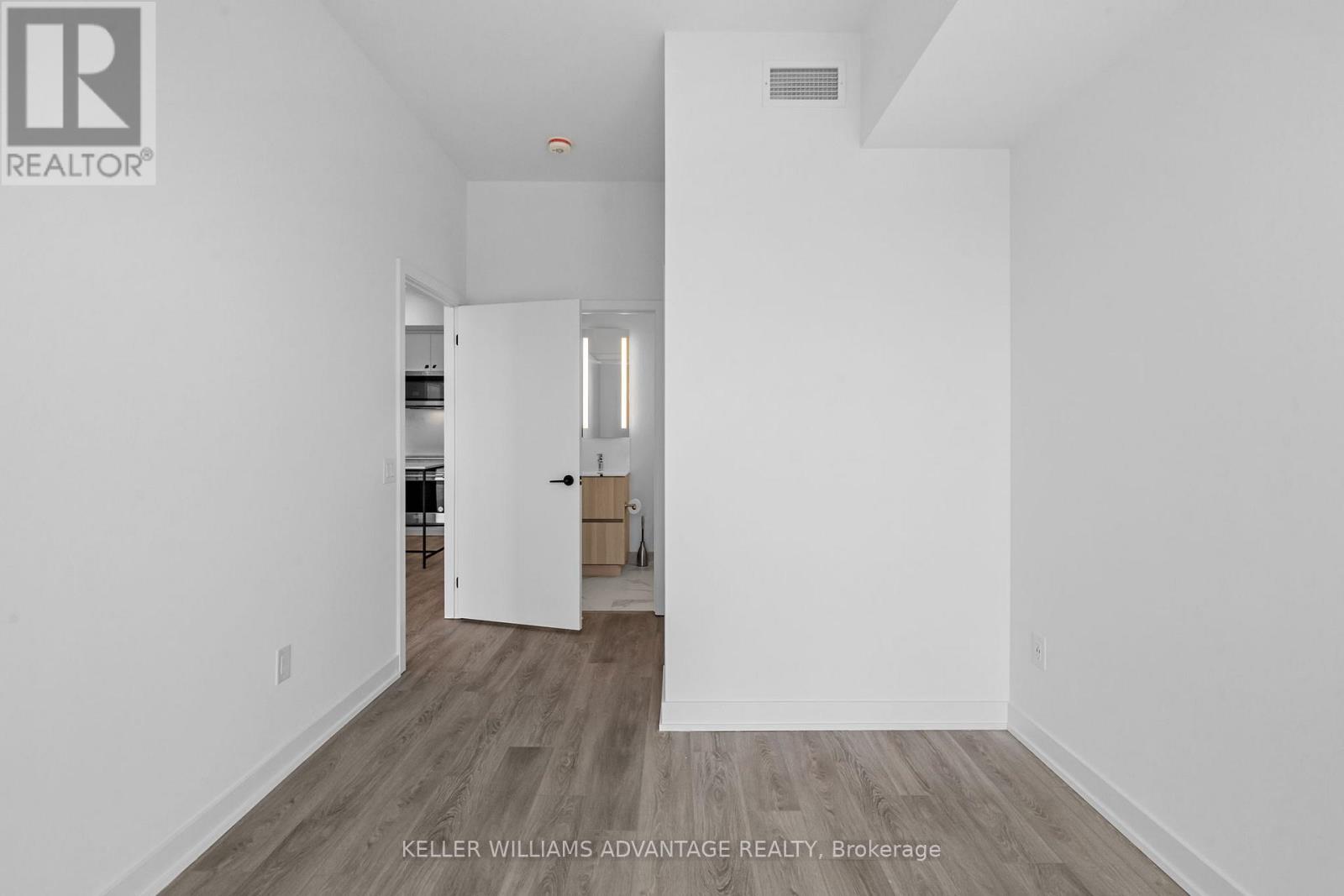 307 - 220 Missinnihe Way, Mississauga, Ontario  L5H 0A9 - Photo 21 - W12516944