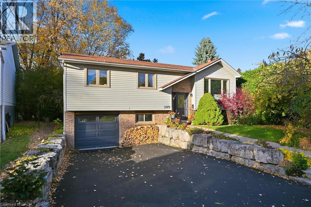 2373 Cayuga Court, Burlington, Ontario  L7P 3L5 - Photo 3 - 40782495