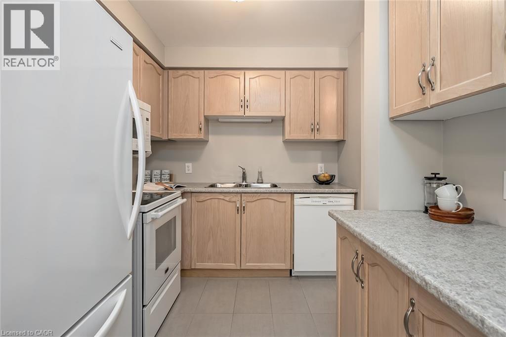 2880 Headon Forest Drive Unit# 28, Burlington, Ontario  L7M 4H2 - Photo 5 - 40770616