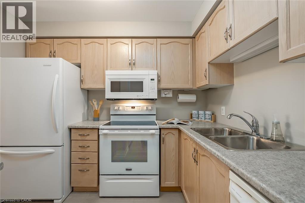 2880 Headon Forest Drive Unit# 28, Burlington, Ontario  L7M 4H2 - Photo 4 - 40770616