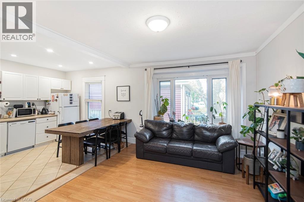 116 Carlton Street, St. Catharines, Ontario  L2R 1R3 - Photo 5 - 40784630