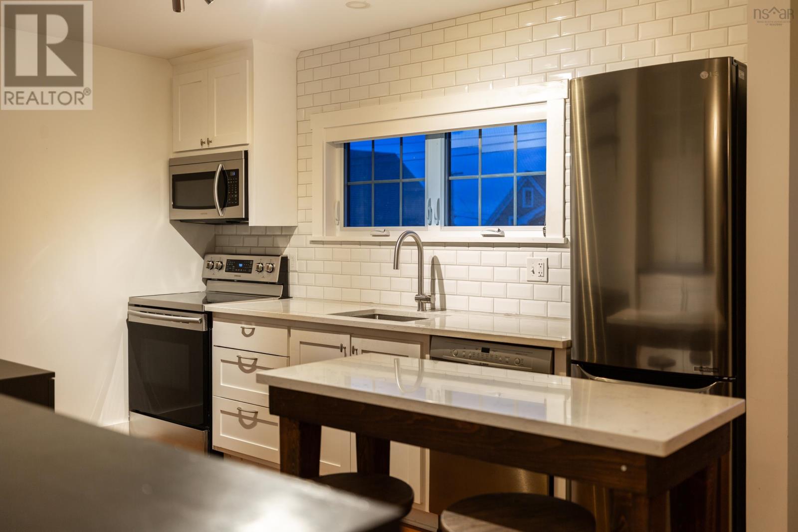 78 Lawrence St, Lunenburg, Nova Scotia  B0J 2C0 - Photo 10 - 202527063