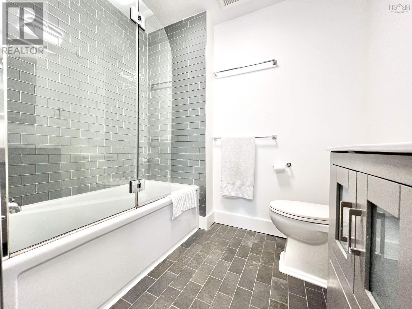 78 Lawrence St, Lunenburg, Nova Scotia  B0J 2C0 - Photo 36 - 202527063