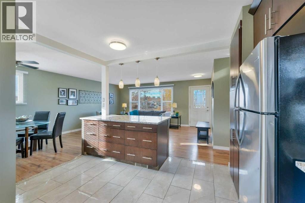 11 Fir Street, Red Deer, Alberta  T4N 4Y3 - Photo 11 - A2264121