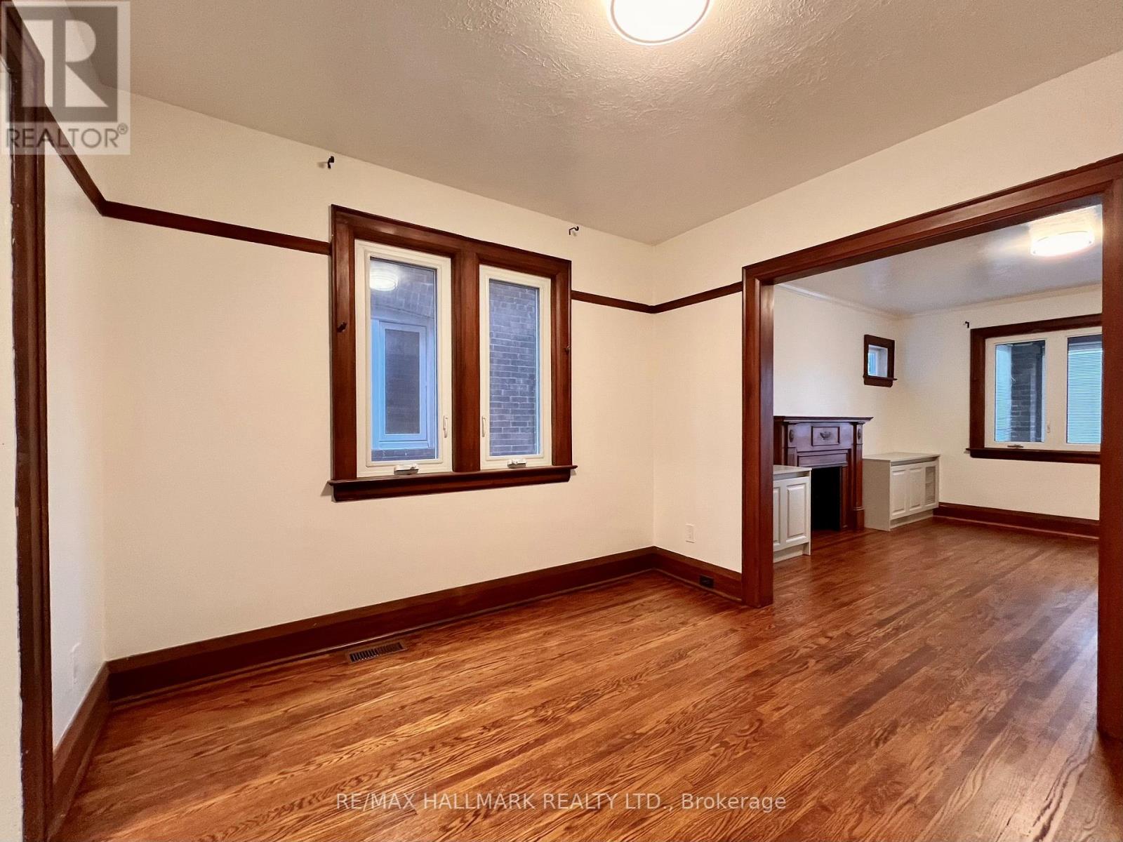 524 Eglinton Avenue E, Toronto, Ontario  M4P 1N6 - Photo 3 - C12517604