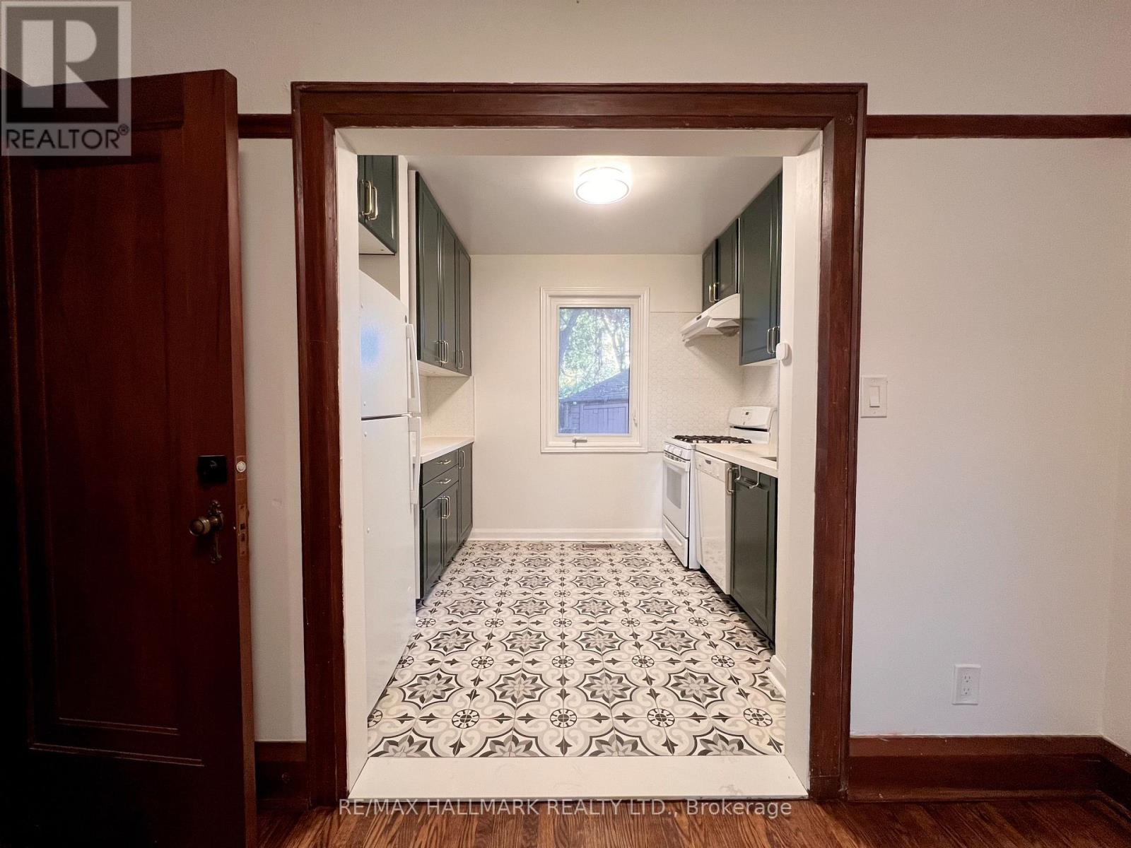 524 Eglinton Avenue E, Toronto, Ontario  M4P 1N6 - Photo 7 - C12517604