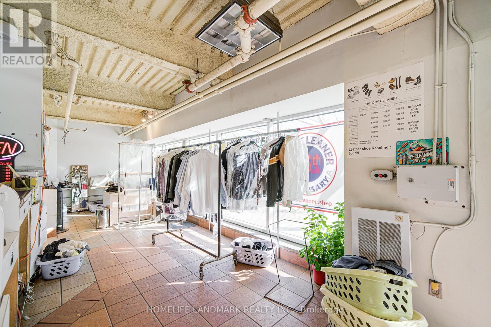 396 St Clair Avenue W, Toronto, Ontario  M5P 3N3 - Photo 16 - C12517624