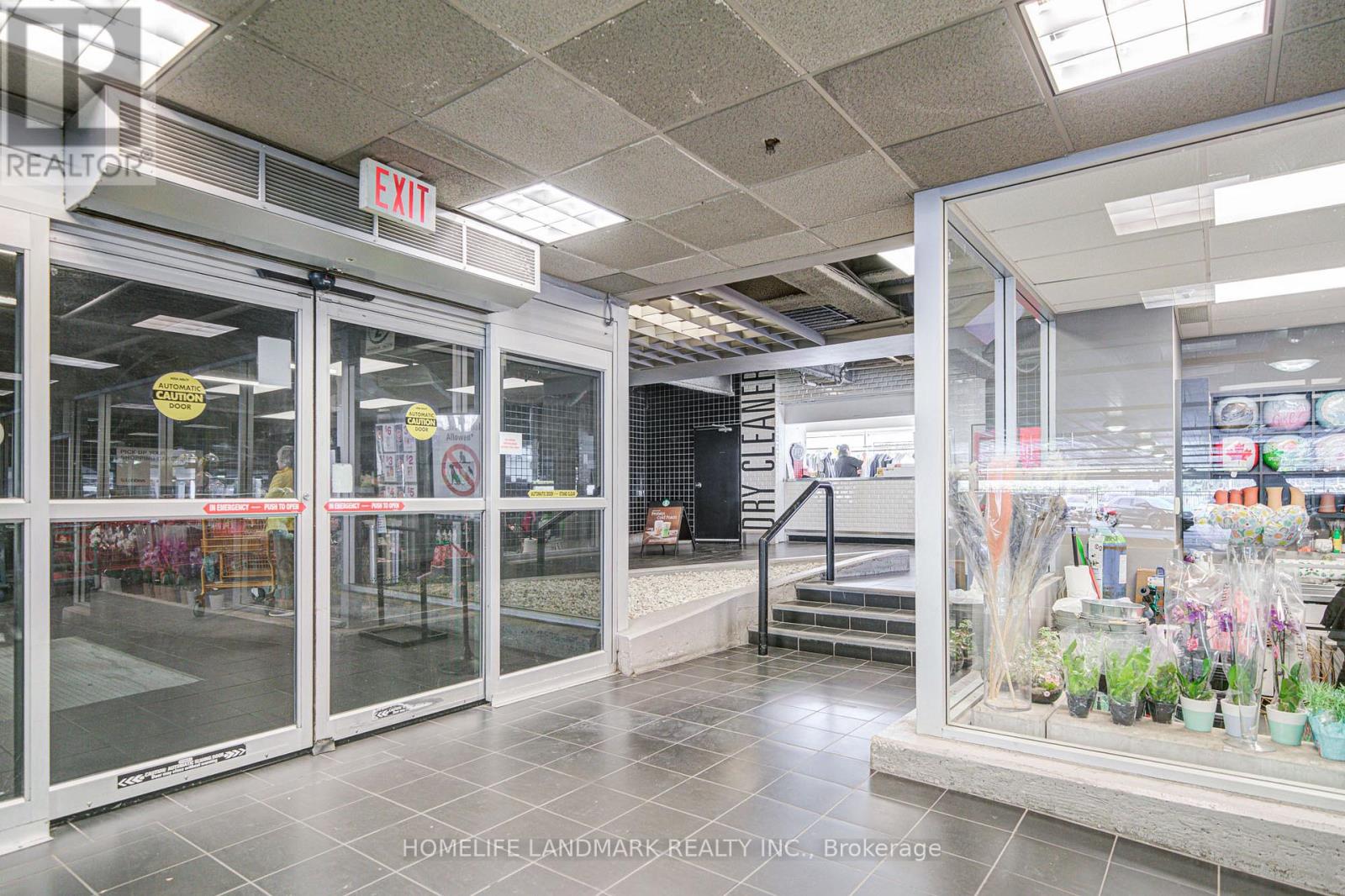 396 St Clair Avenue W, Toronto, Ontario  M5P 3N3 - Photo 27 - C12517624