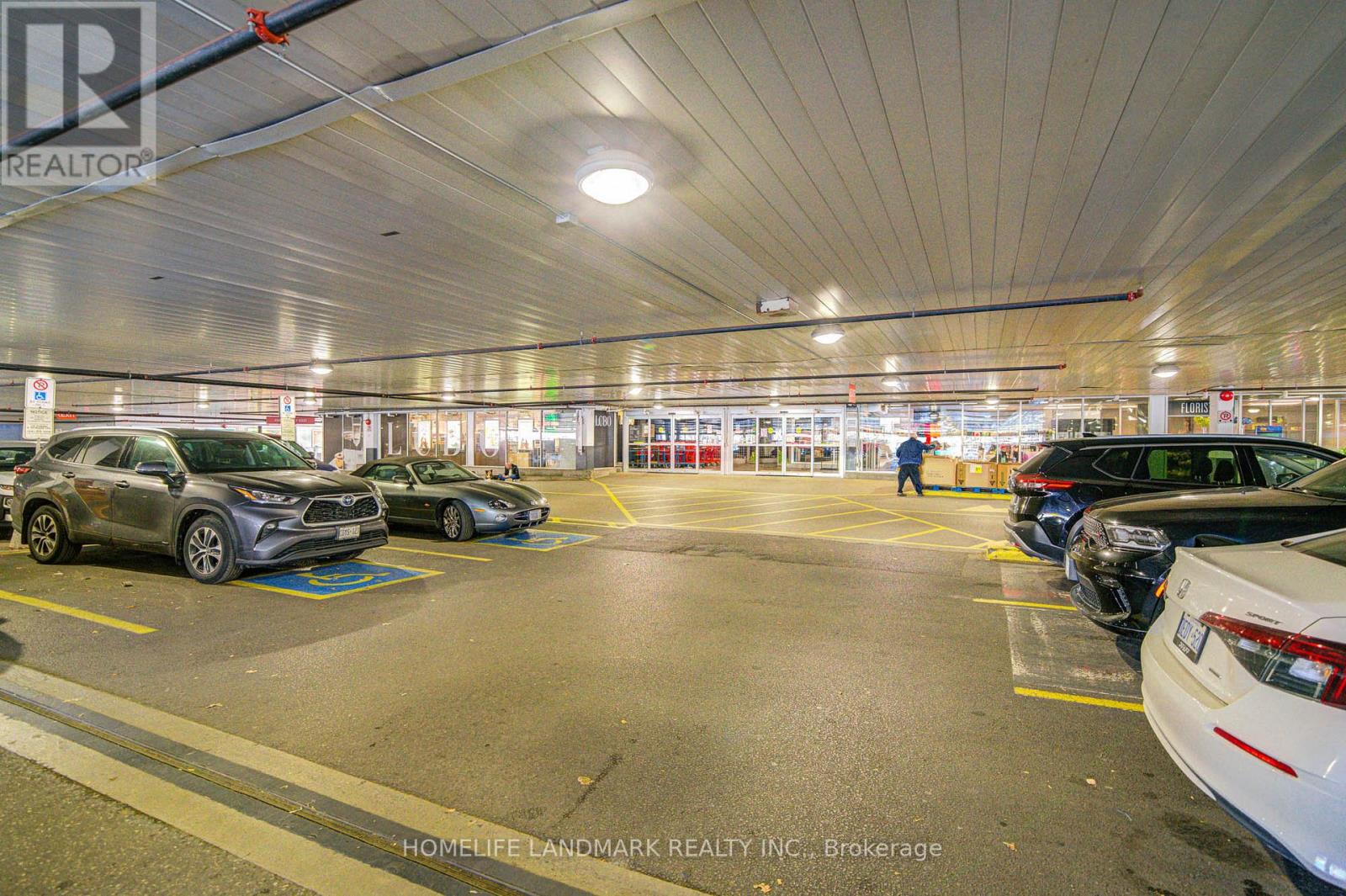 396 St Clair Avenue W, Toronto, Ontario  M5P 3N3 - Photo 32 - C12517624