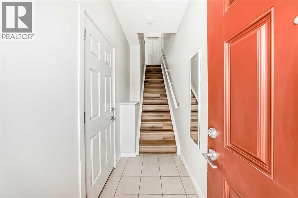 986 Sherwood Boulevard Nw, Calgary, Alberta  T3R 0V3 - Photo 5 - A2267285