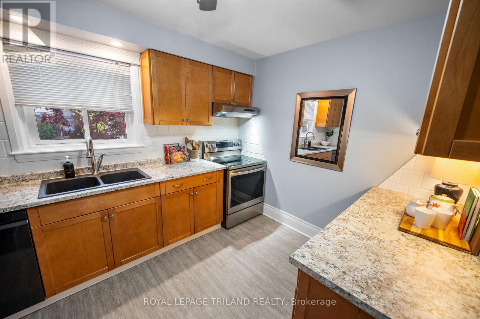 128 Garland Lane, London East, Ontario  N5V 3K8 - Photo 10 - X12517748